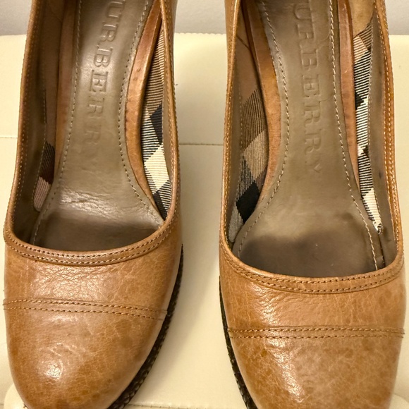 Burberry Platform Leather Pumps, Taupe, size 6.5 - Picture 5 of 10